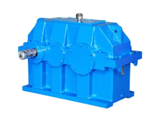 What are the performance characteristics of the worm gear reducer with self-locking function?